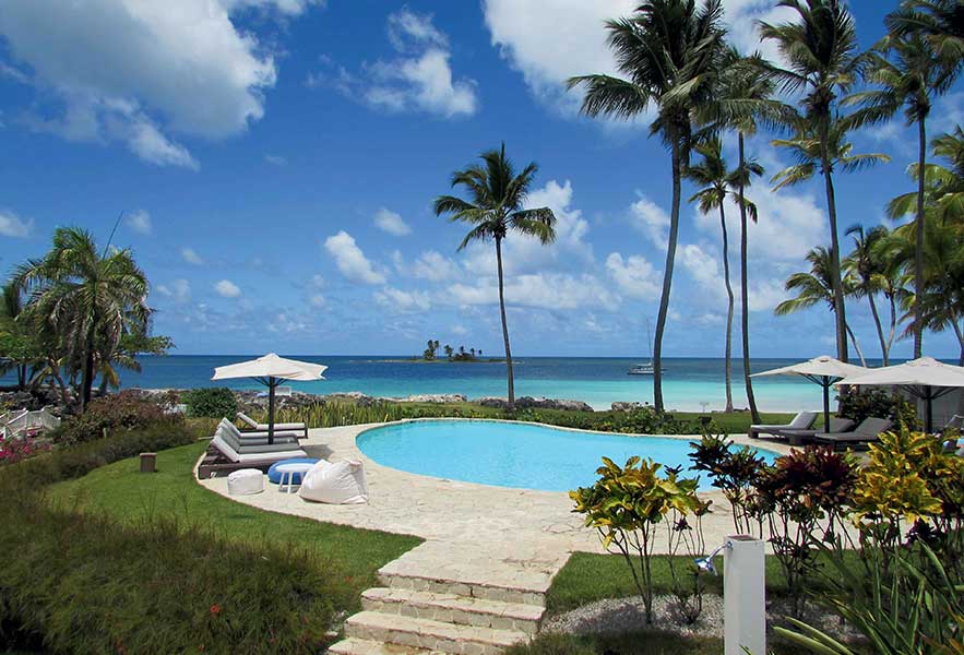 piscina-con-vista-al-mar